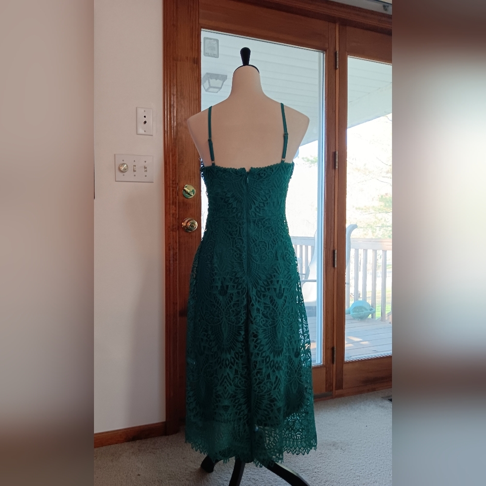Guess Emerald Green Lace Midi Dress NWT Size 6 Wedding Guest Cocktail Party - Picture 2 of 7